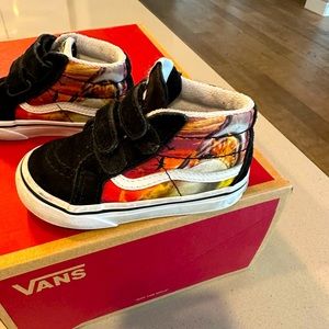 Great white shark Vans!